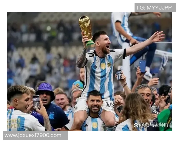 百年足球场上的传奇球星:从贝利到梅西的辉煌岁月 百年足球场上的传奇球星:从贝利到梅西的辉煌岁月