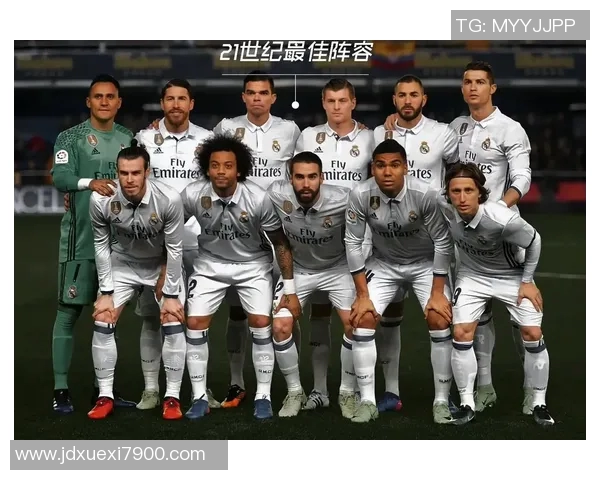 克劳福德带领球队逆转创造辉煌时刻展现足球巨星非凡实力